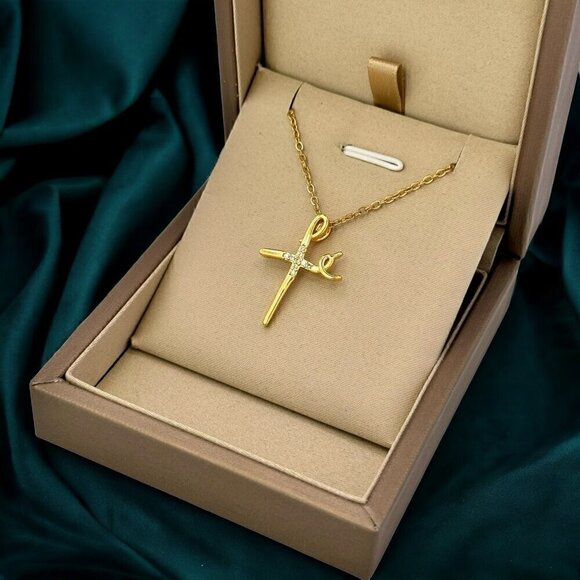 NWT 14K Gold Plated Cubic Zirconia Encrusted Cross Pendant Necklace 15” - Picture 5 of 9